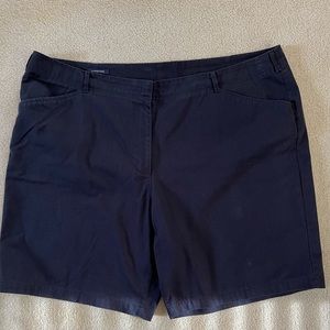 Womens navy blue shorts. Size 26. 9 inch inseam. Lands End.